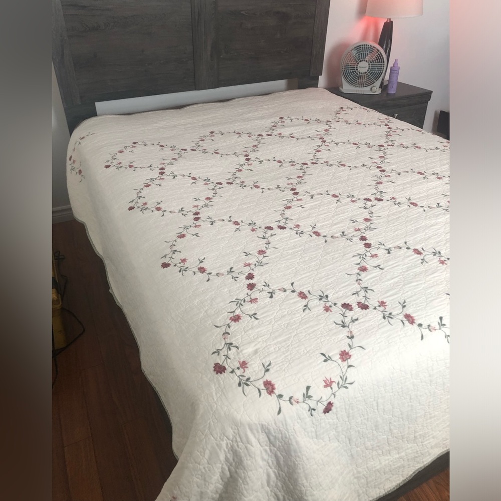 Cotton Floral Embroidered Quilt Queen 84x96